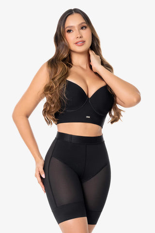 Bermuda modeladora de cintura alta cor Preta. Peça de alta compressão 360 graus que modela cintura, abdômen e coxas com tecnologia de bumbum invisível.