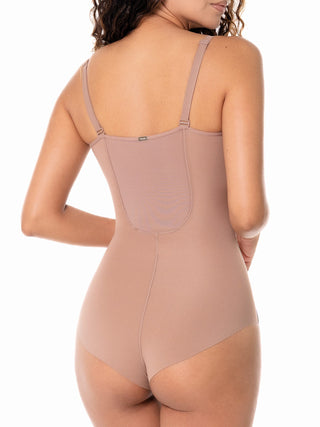 Body Modelador Sem Costura MariaE na cor Cacau – foto do produto. Realce dos Glúteos. Ref. BDLOT