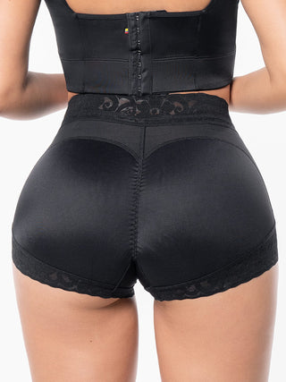 Calcinha Modeladora Cachetero MariaE na cor Preto – vista de costas. Levanta Bumbum. Ref. SO151ST