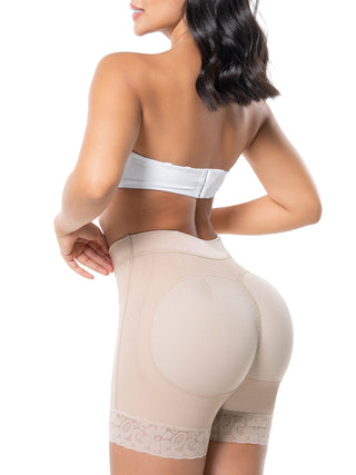 Calcinha Modeladora Meia Coxa MariaE na cor Latte – vista de costas. Levanta Bumbum. Ref. SO101ST