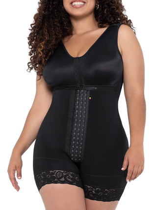 Cinta Modeladora Curta com Sutiã MariaE na cor Preto – vista frontal. Afina a Cintura. Ref. CN102ST