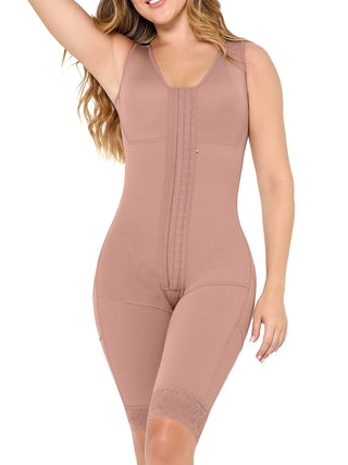 Cinta Modeladora Curta com Sutiã MariaE na cor Cacau – vista frontal. Empina o Bumbum. Ref. CN115ST