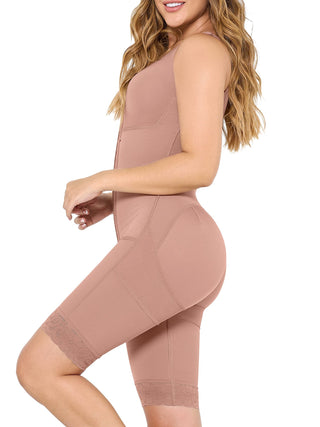 Cinta Modeladora Curta com Sutiã MariaE na cor Cacau – vista de perfil. Empina o Bumbum. Ref. CN115ST
