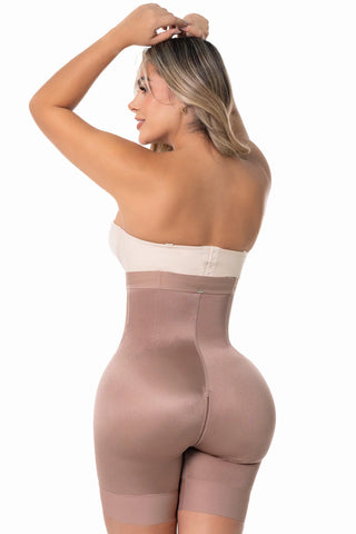 Cinta modeladora multiformas na cor cacau. Tecnologia invisível com efeito lifting que realça o bumbum naturalmente.