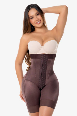 Cinta modeladora tomara-que-caia cor chocolate. Compressão flexível com alças opcionais para máxima versatilidade.