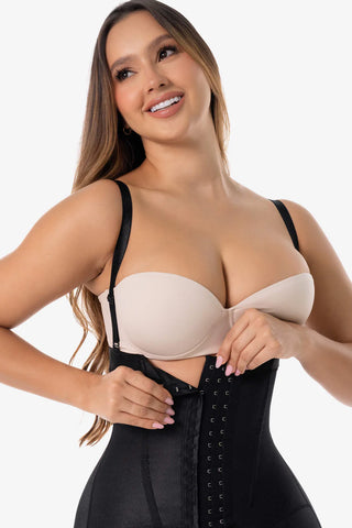 Cinta modeladora invisível preta com alças removíveis. Efeito lifting e push-up para usar com vestidos tomara-que-caia.