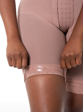 Cinta Modeladora Meia Coxa Sem Busto MariaE na cor Cacau – foto do produto. Afina a Cintura. Ref. CN005RA