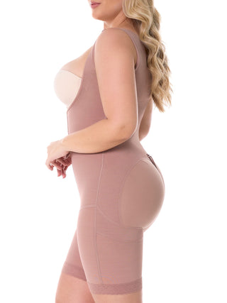 Cinta Modeladora Meia Coxa Sem Busto MariaE na cor Cacau – foto do produto. Empina o Bumbum. Ref. CN412ST