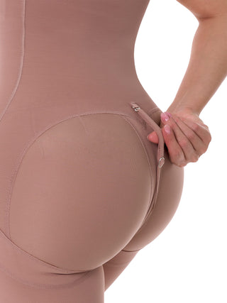 Cinta Modeladora Strapless Sem Busto MariaE na cor Cacau – foto do produto. Empina o Bumbum. Ref. CN182ST