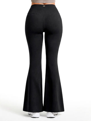 Legging Modeladora Boot Cut MariaE na cor Preto – vista de costas. Controle de Barriga. Ref. LE001ST
