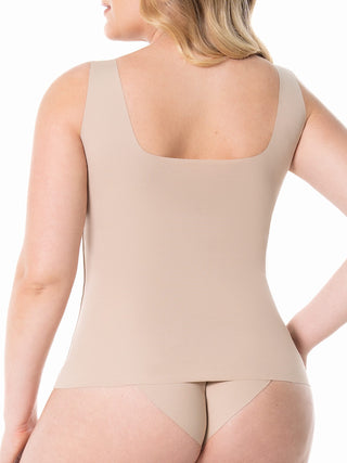 Regata Modeladora Básica MariaE na cor Latte – vista de costas. Frente Dupla. Ref. BS004ST
