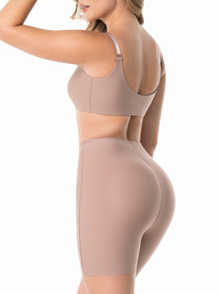 Short Modelador Básico Cintura Alta MariaE na cor Cacau – vista de costas. Elástico Siliconado. Ref. BS001ST