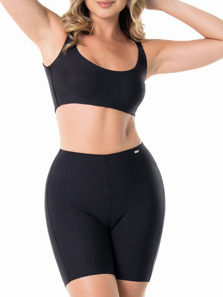 Short Modelador Básico Cintura Alta MariaE na cor Preto – vista frontal. Elástico Siliconado. Ref. BS001ST