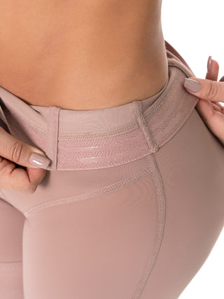 Short Modelador Cintura Alta MariaE na cor Cacau – foto do produto. Efeito Barriga Lisa. Ref. SO001SR