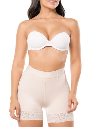 Short Modelador Meia Coxa MariaE na cor Bege – vista frontal. Levanta Bumbum. Ref. SO100ST