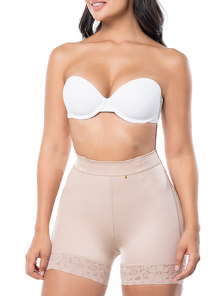 Short Modelador Meia Coxa MariaE na cor Latte – vista frontal. Levanta Bumbum. Ref. SO100ST