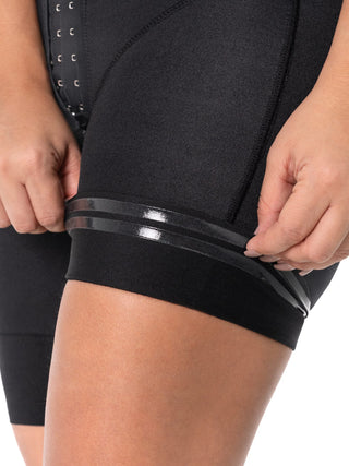 Short Modelador Meia Coxa MariaE na cor Preto – foto do produto. Levanta Bumbum. Ref. SO002SR
