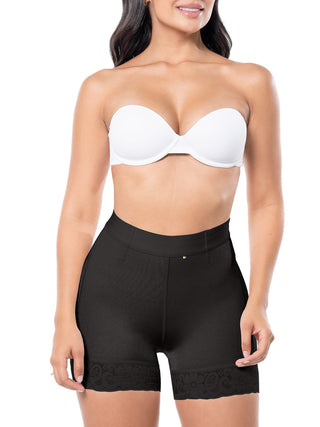 Short Modelador Meia Coxa MariaE na cor Preto – vista frontal. Levanta Bumbum. Ref. SO100ST