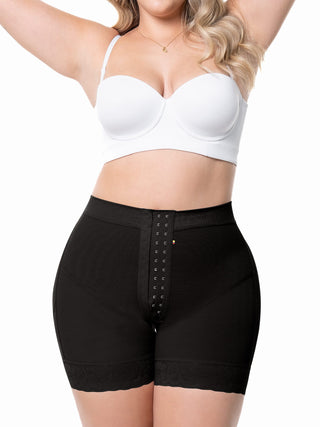 Short Modelador Meia Coxa MariaE na cor Preto – vista frontal. Levanta Bumbum. Ref. SO302SR