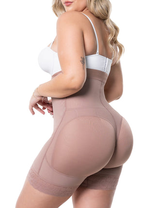 Short Modelador Sem Costura Cintura Alta MariaE na cor Cacau – vista de costas. Efeito Invisível. Ref. SO304SR