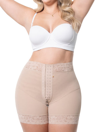 Short Modelador Sem Costura MariaE na cor Latte – vista frontal. Efeito Invisível. Ref. SO143ST
