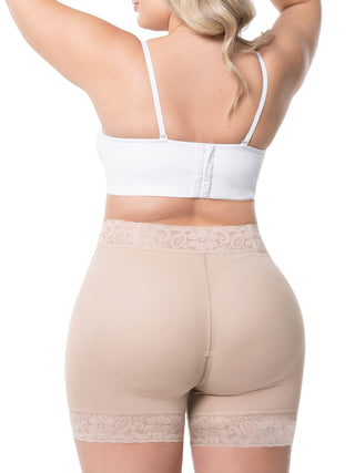 Short Modelador Sem Costura MariaE na cor Latte – vista de costas. Efeito Invisível. Ref. SO143ST
