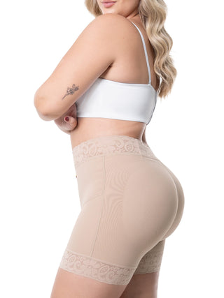 Short Modelador Sem Costura MariaE na cor Latte – vista de perfil. Efeito Invisível. Ref. SO143ST