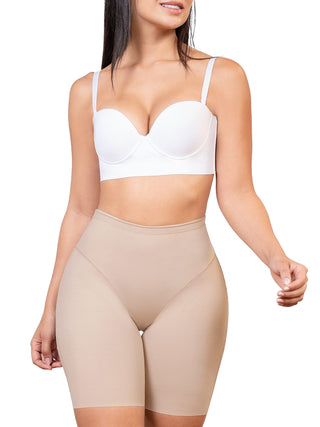 Short Modelador Sem Costura MariaE na cor Latte – vista frontal. Realce dos Glúteos. Ref. SO159ST