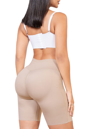 Short Modelador Sem Costura MariaE na cor Latte – vista de costas. Realce dos Glúteos. Ref. SO159ST