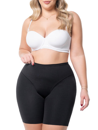 Short Modelador Sem Costura MariaE na cor Preto – vista frontal. Realce dos Glúteos. Ref. SO159ST