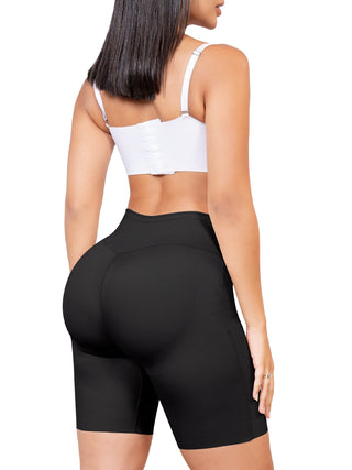 Short Modelador Sem Costura MariaE na cor Preto – vista de costas. Realce dos Glúteos. Ref. SO159ST