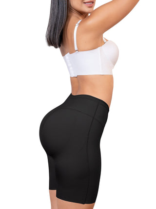 Short Modelador Sem Costura MariaE na cor Preto – vista de perfil. Realce dos Glúteos. Ref. SO159ST